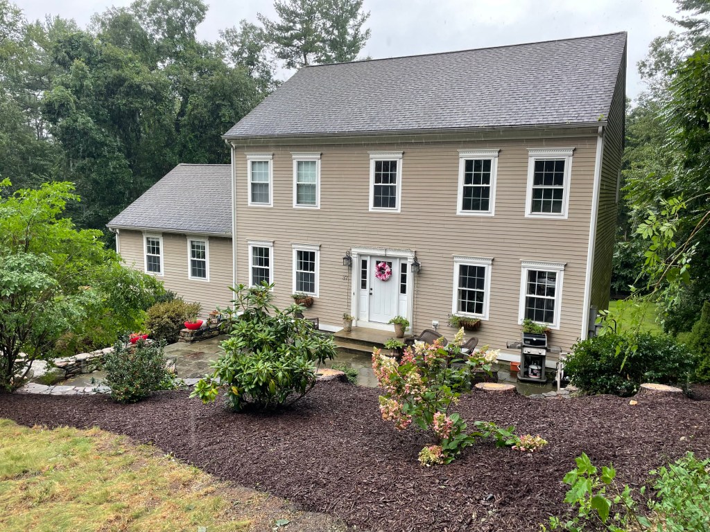 Larson’s Garden Center and Landscaping | Larson’s Garden Center and Landscaping Landscape Project