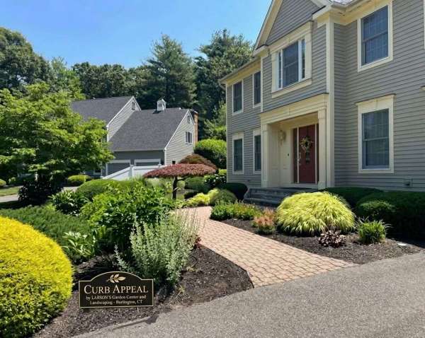 IMG_3529 | Larson’s Garden Center and Landscaping Curb appeal Landscape Design